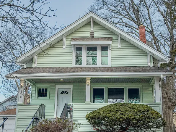 216 Cornwall St, Hartford, CT 06112