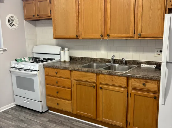 8281 W Oak Ave APT 3, Niles, IL 60714