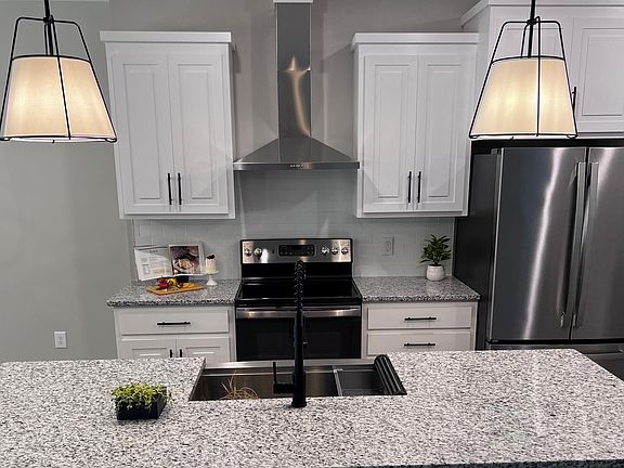 2nd image of 3604 Greystone Drive