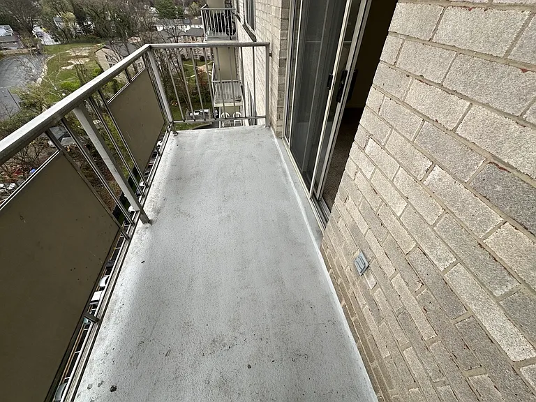 Claridge House — Photo 190