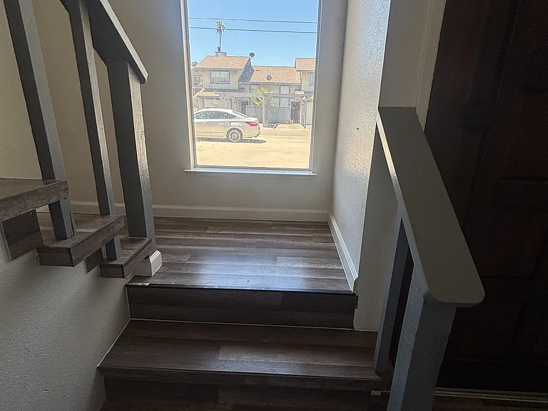 50 N 19th Ave #C — Photo 7