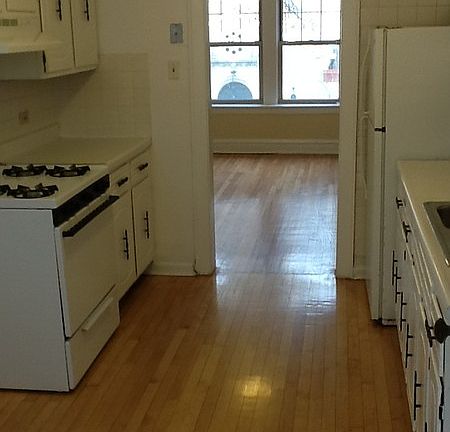 5th image of 2317-25 W Chase Ave #Waitba4a