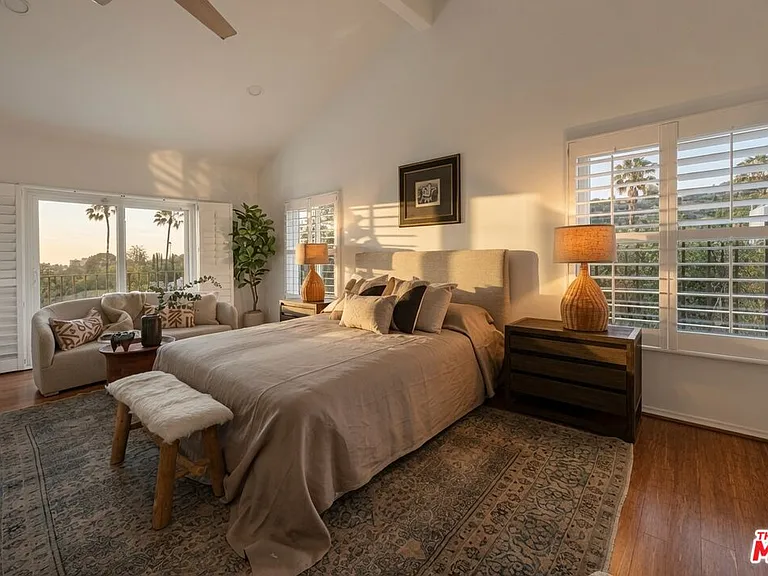 15330 Del Gado Dr — Photo 16