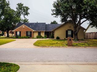 9933 Sudbury Rd, Yukon, OK 73099