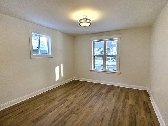 4th image of 171 Eugenie St #2
