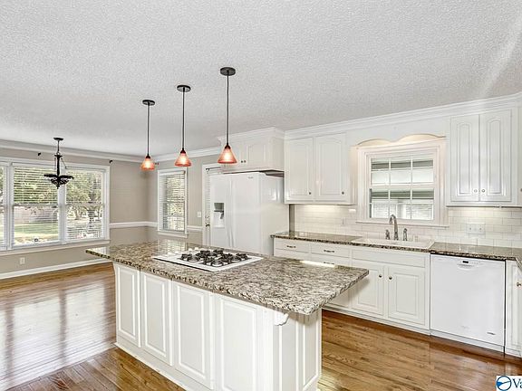 2nd image of 122 Rock Hill Dr