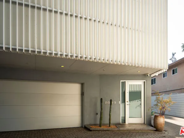 2848 N Buzz Ct, Los Angeles, CA 90039