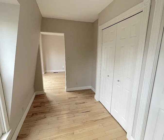742 Victoria Ave #UPPER — Photo 15