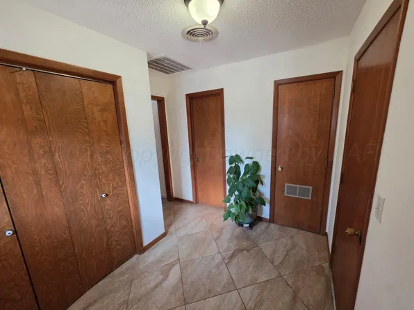 1115 S Bernice St, Spearman, TX 79081