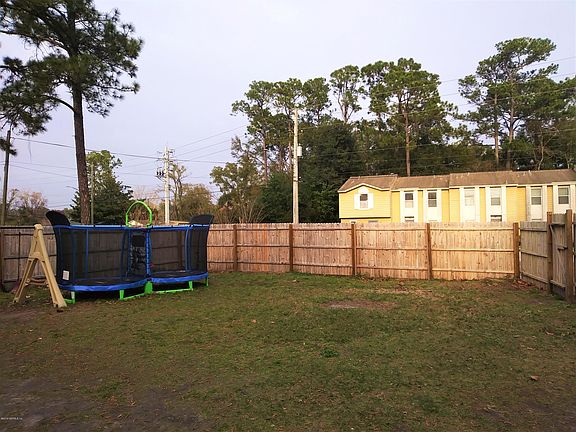 3rd image of 5441 Glorianne Dr