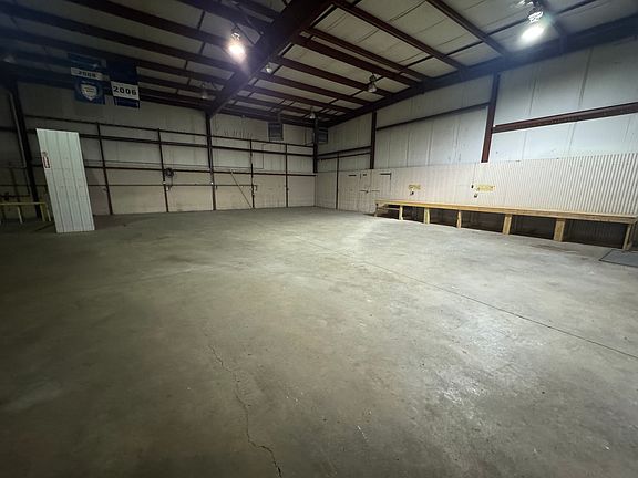 2nd image of 703 N Bowman Ave