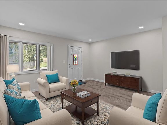 2nd image of 3414 Regal Pl