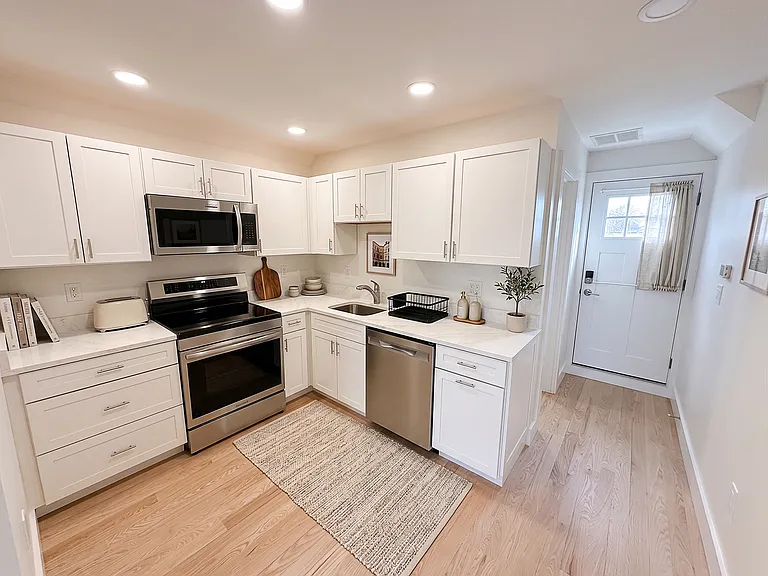 69 Elm St #2 — Photo 10