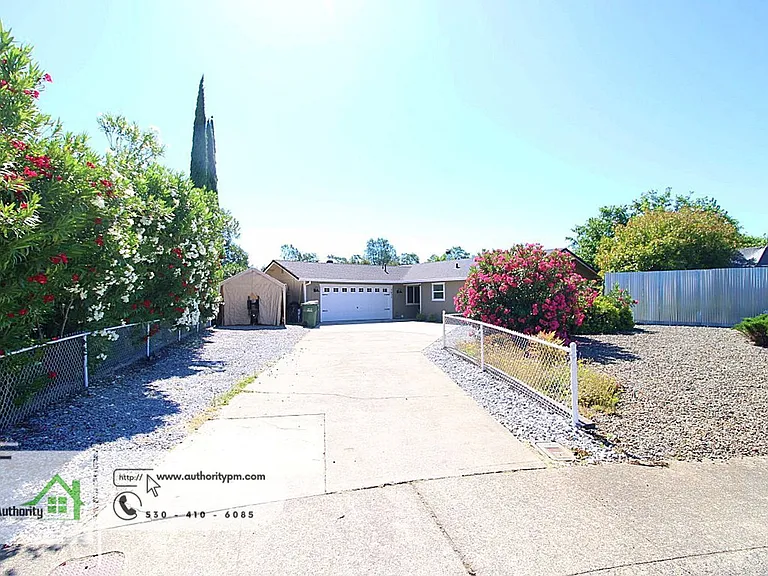 1437 Mariposa Ct — Photo 2