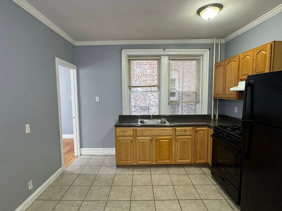 2nd image of 181 Broadway #1A