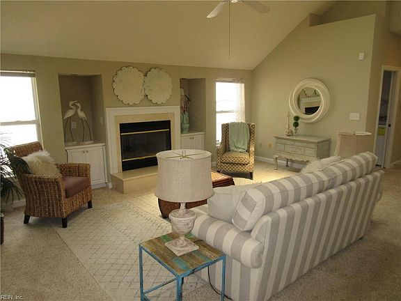 2nd image of 2416 Cape Arbor Dr