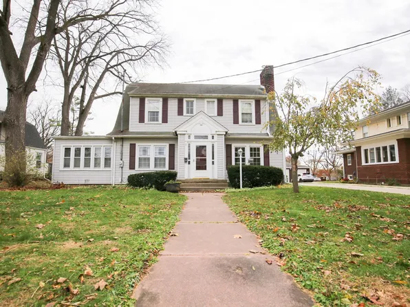 311 E Brayton Rd, Mount Morris, IL 61054