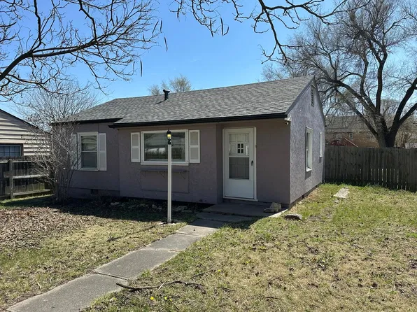 611 W Spruce St, Junction City, KS 66441