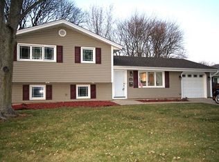 920 Royal Ct, Schaumburg, IL