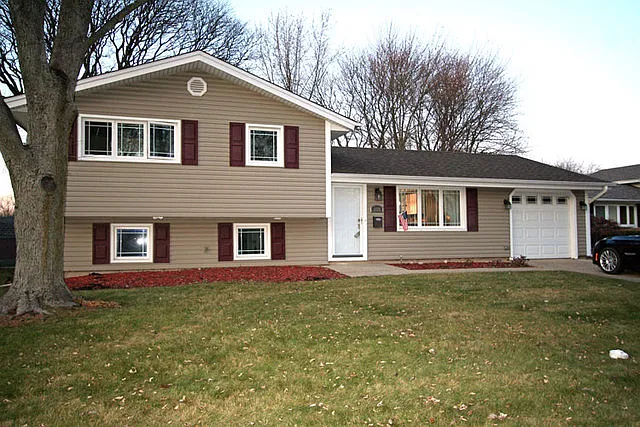 920 Royal Ct photo 1