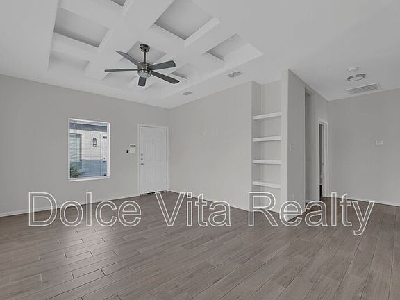 5th image of 1001 W La Pointe Ave #4