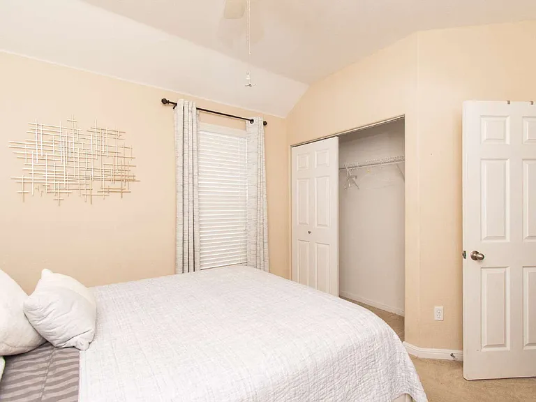 421 Shadowpoint — Photo 11
