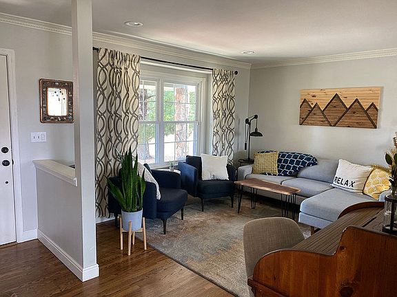 Entrance & Living room