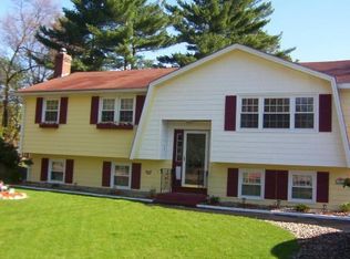 20 Liberty Rd, Tewksbury, MA 01876