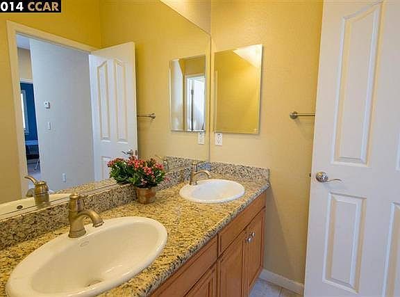 Upstairs hall bath