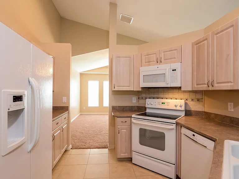 11616 Leda Ln — Photo 5
