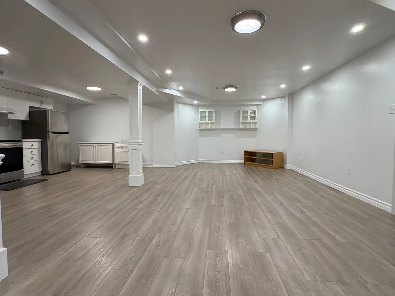 3 bed, $2,200 — Photo 2