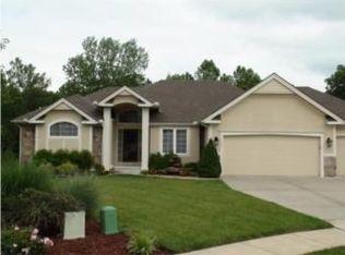 1820 NE 80th St, Gladstone, MO 64118