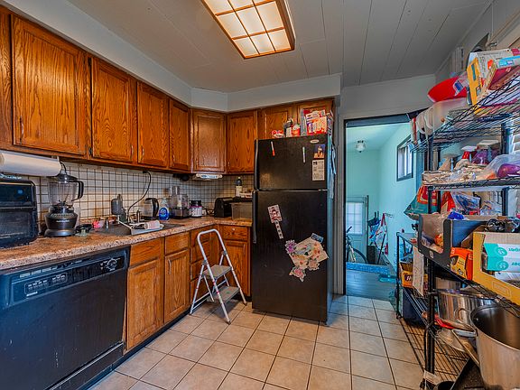 4th image of 1378 Kenilworth Dr