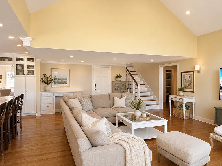 1613 Parkhills Ave — Photo 12