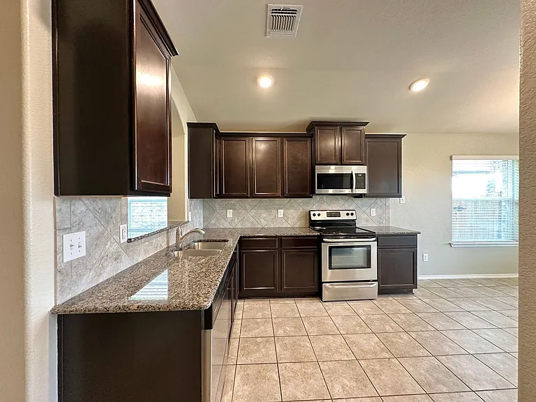 3312 Lorne Dr — Photo 8