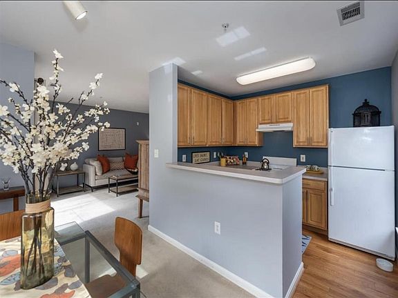 3rd image of 208 Redland Blvd Unit F