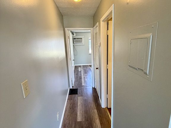 4th image of 1143 Clay Ave Unit 8