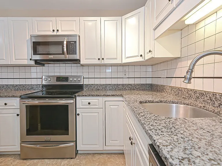 14 Sanford St #29 — Photo 11