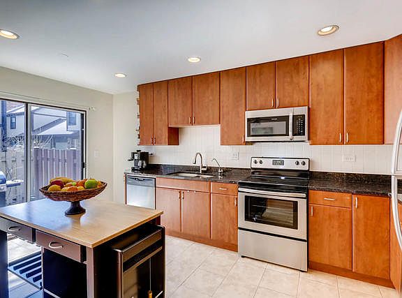 5th image of 294 Oakwood Ln