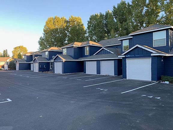 3rd image of 754 NE Oak Pl