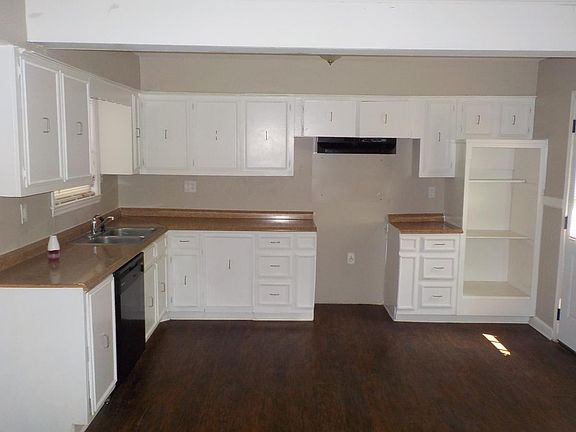 5th image of 3026 Castleman St
