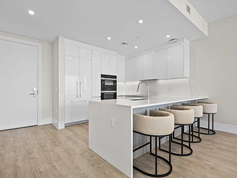 220 Lake Shore Dr #917 — Photo 7