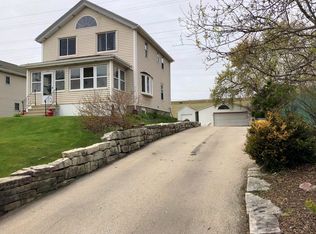 1003 S 98th St, West Allis, WI 53214