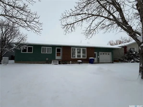 628 Staveley CRESCENT, Weyburn, SK S4H 2T6