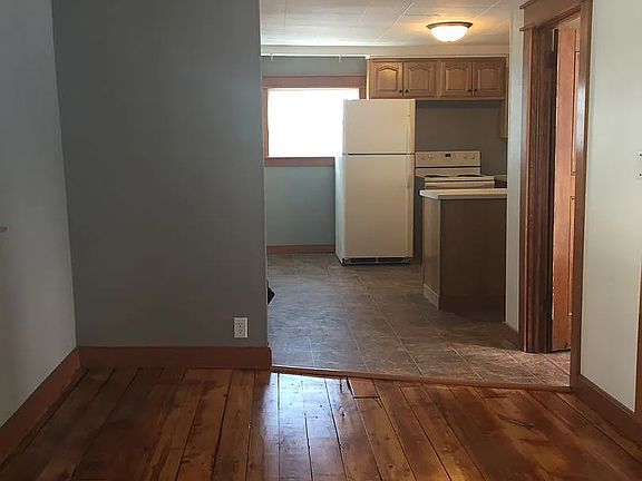 4th image of 918-922 E 5th St #920-1/2