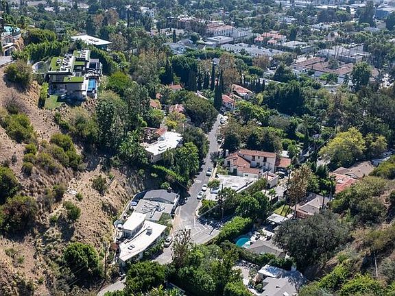 3rd image of 1853 Nichols Canyon Rd
