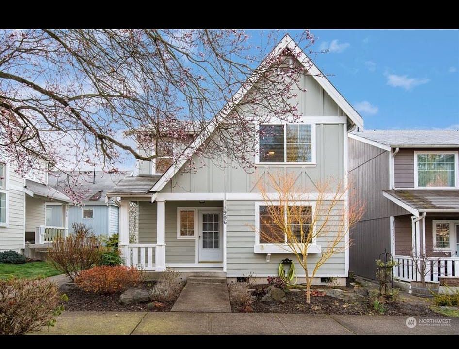 1st image of 906 27th Ave SE