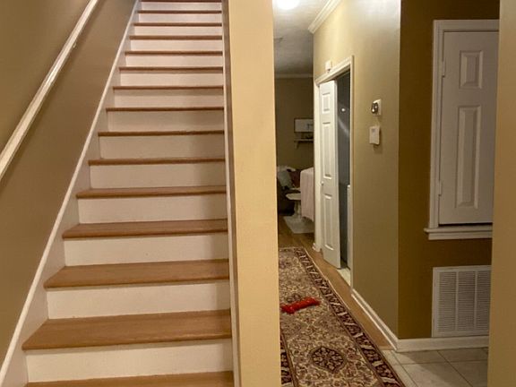 4th image of 202 Tomlinson Dr #8