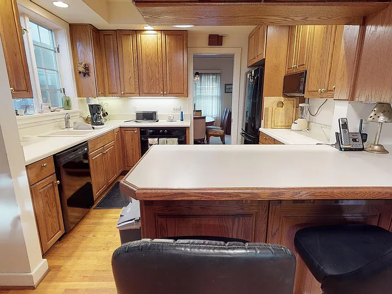 1104 Isabella Ave — Photo 11