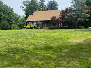 22 Hart Ln, Sewell, NJ 08080